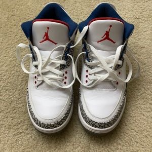Jordan retro 3 blue size 10.5